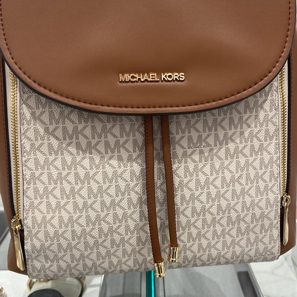 Michael Kors Backpack Bag Phoebe Medium Flap Drawstring Backpack 
Vanilla 
NWT - Picture 2 of 16